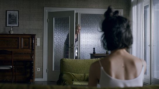 Kerstin Fernström, Jasmina Al Zihairi (v.l.n.r.) in "Allein mit Dir" (2018); Quelle: Filmfestival Max Ophüls Preis 2019, © Sophia J. Ayissi Nsegue, Hamburg Media School