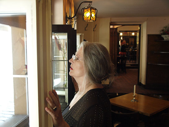 Hanna Schygulla in "Heiligendamm" (2009); Quelle: Michael Blume, © Micha-Blume-Filmproduktion