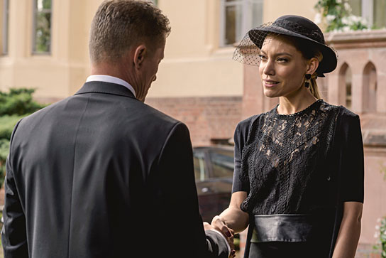 Til Schweiger, Viktoria Ngotsé in "Die Hochzeit" (2019); Quelle: Warner Bros. Pictures Germany, DFF, © Warner Bros., Barefoot Films, Anke Neugebauer 