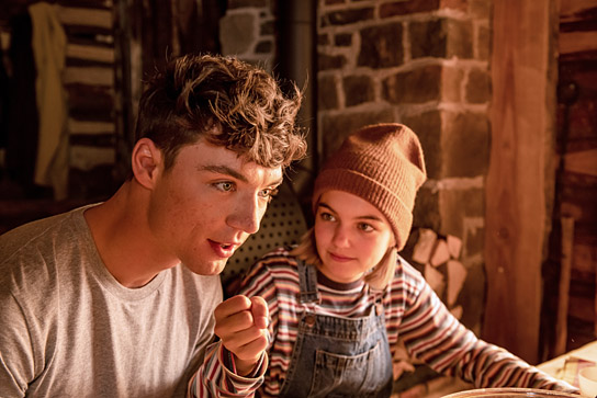 Heiko Lochmann, Luna Maxeiner in "Takeover - Voll vertauscht" (2020) Heiko Lochmann, Luna Maxeiner in "Takeover - Voll vertauscht" (2020); Quelle: Warner Bros. Pictures Germany, DFF, © 2019 Pantaleon Films GmbH, 2112 Pictures, MACKNEXT GmbH & Co KG, Warner Bros. Entertainment Gmb