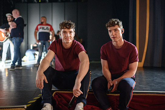 Roman Lochmann, Heiko Lochmann (v.l.n.r.) bei den Dreharbeiten zu "Takeover - Voll vertauscht" (2020); Quelle: Warner Bros. Pictures Germany, DFF, © 2019 Pantaleon Films GmbH, 2112 Pictures, MACKNEXT GmbH & Co KG, Warner Bros. Entertainment GmbH, Foto: Walter Wehner