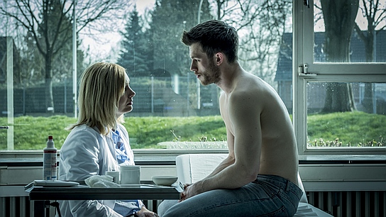 Nadja Uhl, Jannis Niewöhner in "Cortex" (2020); Quelle: Warner Bros. Pictures Germany, DFF, © 2020 Warner Bros. Ent., Paloma Entertainment, Gordon Timpen