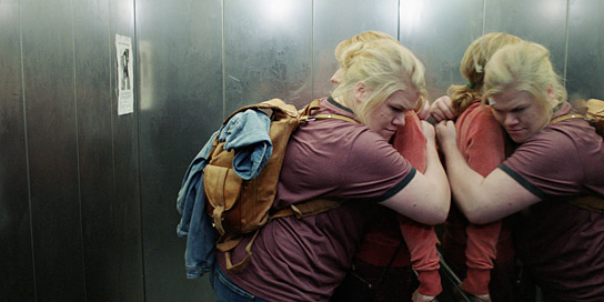 Gisa Flake, Christina Große (v.l.n.r.) in "Sag Du es mir" (2019) Gisa Flake, Christina Große (v.l.n.r.) in "Sag Du es mir" (2019); Quelle: missingFILMs, DFF, © missingFILMs