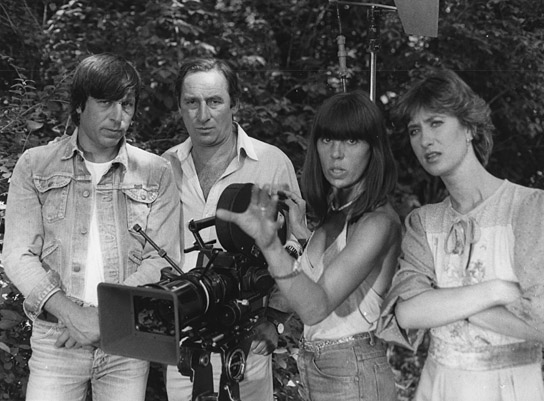 Werner Enke, Henry van Lyck, May Spils, Beatrice Richter (v.l.n.r.) bei den Dreharbeiten zu "Mit mir nicht, du Knallkopp" (1983) Werner Enke, Henry van Lyck, May Spils, Beatrice Richter (v.l.n.r.) bei den Dreharbeiten zu "Mit mir nicht, du Knallkopp" (1983)