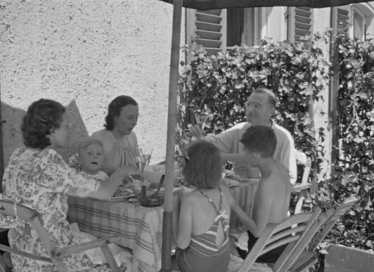Screenshot aus "Kindertagebuch 1942" (1942); Quelle: SLUB Dresden, © SLUB Dresden, Filmverband Sachsen (Dresden), Hirsch Film (Dresden)