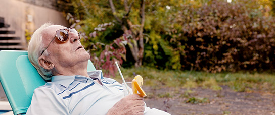 Günther Maria Halmer in "Die Vergesslichkeit der Eichhörnchen" (2020) Günther Maria Halmer in "Die Vergesslichkeit der Eichhörnchen" (2020); Quelle: Filmwelt Verleihagentur, DFF, © Zieglerfilm Baden-Baden