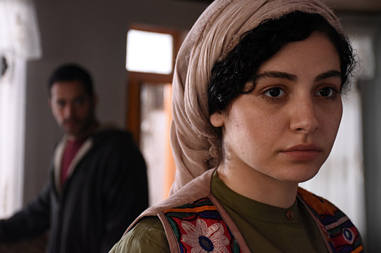 Mahtab Servati (rechts) in "Doch das Böse gibt es nicht" (2020); Quelle: Grandfilm, DFF, © Grandfilm