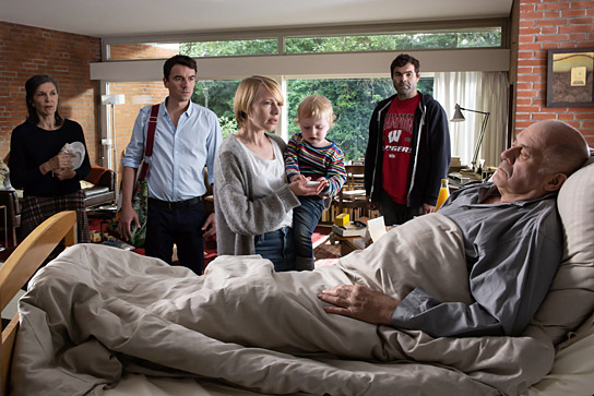 Isolde Barth, Alexander Khuon, Anna Brüggemann, Andreas Döhler, Hanns Zischler (v.l.n.r.) in "Nö" (2021) Isolde Barth, Alexander Khuon, Anna Brüggemann, Andreas Döhler, Hanns Zischler (v.l.n.r.) in "Nö" (2021); Quelle: Filmwelt Verleihagentur, DFF, © Flare Film, Filmwelt Verleihagentur