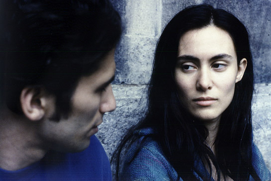Tamer Yigit, Idil Üner (v.l.n.r.) in "Dealer" (1999)