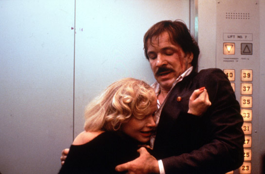 Renée Soutendijk, Götz George (v.l.n.r.) in "Abwärts" (1984); Quelle: DFF