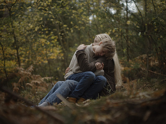 Amadeo*Leo Arndt (vorne) in "Weil ich Leo bin" (2021); Quelle: Tajo Hurrle, © Cangerfilms