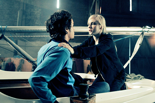 Maximilian Befort, Elisa Schlott (v.l.n.r.) in "Draußen am See" (2009), Quelle: mem-film, DFF, © mem-film