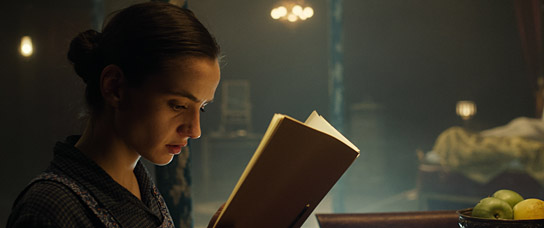 Laura Balzer in "Trümmermädchen - Die Geschichte der Charlotte Schumann" (2021), Quelle: UCM.ONE, DFF, © Artkeim², UCM.ONE