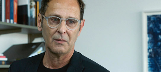 Michael Goldberg in "Der Mann der die Welt aß" (2020) Michael Goldberg in "Der Mann der die Welt aß" (2020); Quelle: Barnsteiner Film, DFF, © Barrierifilm, cinebureau Berlin, Tobias Kaufmann