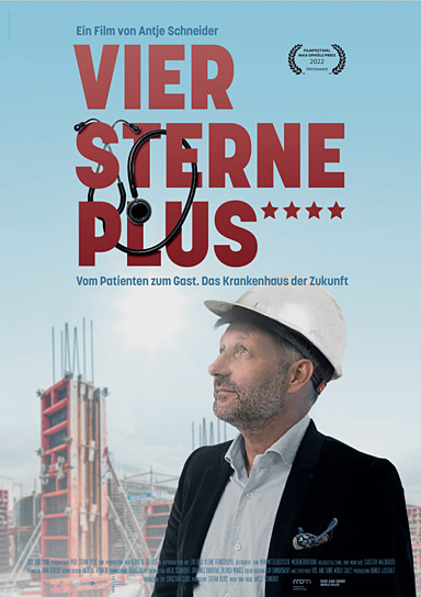 Filmplakat von "Vier Sterne Plus" (2021), Quelle: Rise and Shine Cinema, DFF