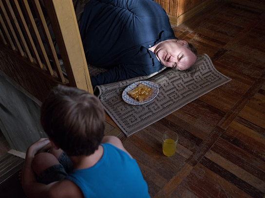 Yelizar Nazarenko, Udo Samel (v.l.n.r.) in "Rivale" (2020); Quelle: Drop-Out Cinema, DFF, © Hanfgarn & Ufer Film- und TV-Produktion