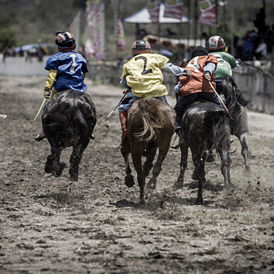 "Riders of Destiny" (2019); Quelle: Real Fiction Filmverleih, DFF, © Seventyonefilms