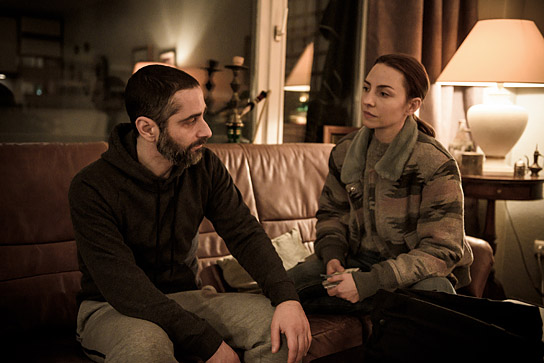 Denis Moschitto, Katharina Schüttler (v.l.n.r) in "Die Zukunft ist ein einsamer Ort" (2021)