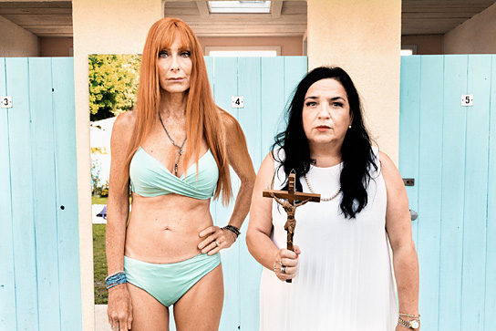 Andrea Sawatzki, Maria Happel (v.l.n.r.) in "Freibad" (2022)