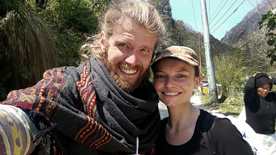 Michael Moritz, Anna Baranowski (v.l.n.r.) in "Namaste Himalaya - Wie ein Dorf in Nepal uns die Welt öffnete" (2021) Michael Moritz, Anna Baranowski (v.l.n.r.) in "Namaste Himalaya - Wie ein Dorf in Nepal uns die Welt öffnete" (2021)
