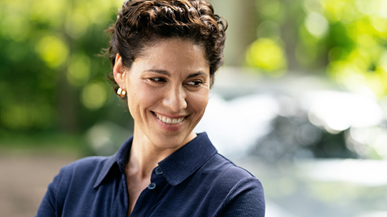 Jasmin Gerat in "Lieber Kurt" (2022) Jasmin Gerat in "Lieber Kurt" (2022)