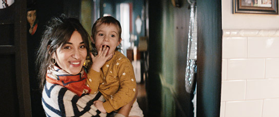 Camélia Jordana, Zoé Iorio (v.l.n.r.) in "Meinen Hass bekommt ihr nicht" (2022)