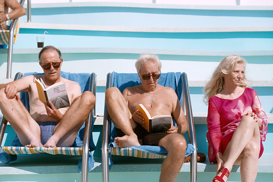 Stefan Kurt, Ueli Jäggi, Esther Gemsch (v.l.n.r.) in "Die goldenen Jahre" (2022)