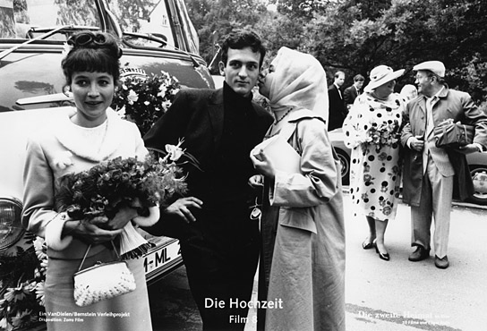 Anke Sevenich, Henry Arnold, Franziska Traub (vorne v.l.n.r.) in "Die zweite Heimat. Chronik einer Jugend in 13 Filmen. 08. Die Hochzeit" (1992)