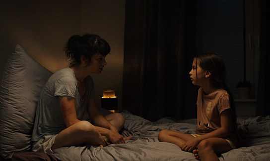 Nika Rozman, Milica Vuksanović (v.l.n.r.) in "Istina (Wahrheit)" (2022)