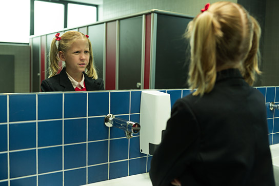 Valerie / Violetta Arnemann in "Lucy ist jetzt Gangster" (2021) Valerie / Violetta Arnemann in "Lucy ist jetzt Gangster" (2021)