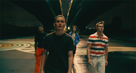 Aaron Maldonado-Morales, Levy Rico Arcos, Rafael Luis Klein-Heßling, Vincent Wiemer (v.l.n.r.) in "Sonne und Beton" (2023) Aaron Maldonado-Morales, Levy Rico Arcos, Rafael Luis Klein-Heßling, Vincent Wiemer (v.l.n.r.) in "Sonne und Beton" (2023)