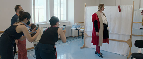 Lars Eidinger (rechts) in "Lars Eidinger - Sein oder nicht sein" (2022) Lars Eidinger (rechts) in "Lars Eidinger - Sein oder nicht sein" (2022)