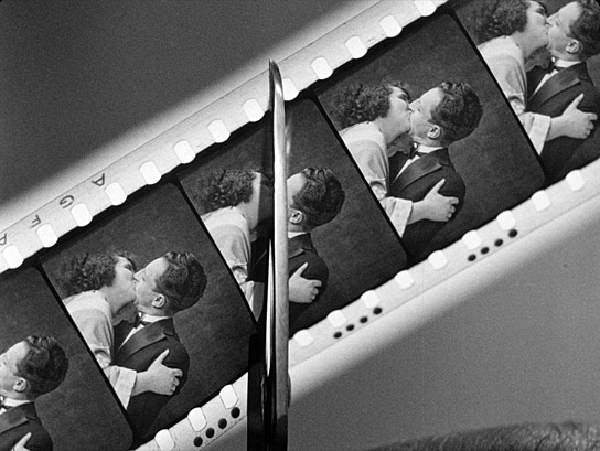 Screenshot aus "Die Tragödie einer Uraufführung. (Wenn die Kleberin gebummelt hat.)" (1926)