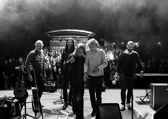 Hans-Eckardt Wenzel (2.v.r.) und Band in "Wenzel - Glaubt nie, was ich singe" (2022) Hans-Eckardt Wenzel (2.v.r.) und Band in "Wenzel - Glaubt nie, was ich singe" (2022)