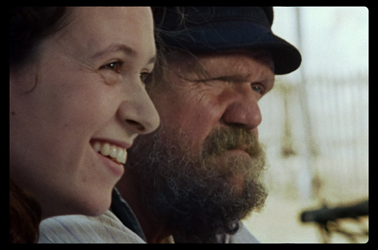 Juliette Jouan, Raphaël Thiéry (v.l.n.r.) in "Die Purpursegel" (2022)