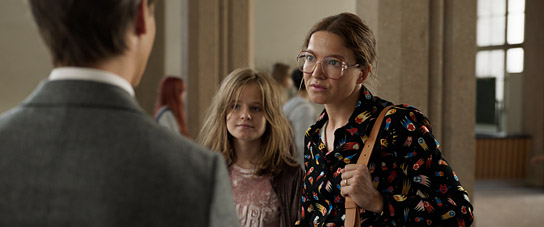 Tom Schilling, Franka Roche, Hannah Herzsprung (v.l.n.r.) in "Das fliegende Klassenzimmer" (2023)