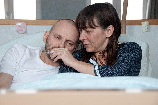 Milan Peschel, Steffi Kühnert (v.l.n.r.) in "Halt auf freier Strecke" (2011) Milan Peschel, Steffi Kühnert (v.l.n.r.) in "Halt auf freier Strecke" (2011)