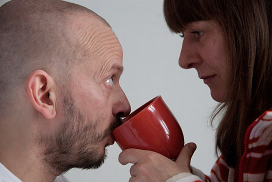 Milan Peschel, Steffi Kühnert (v.l.n.r.) in "Halt auf freier Strecke" (2011)