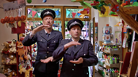 Rudolf Krause, Arnel Tači (v.l.n.r.) in "Akiko, der fliegende Affe" (2024)