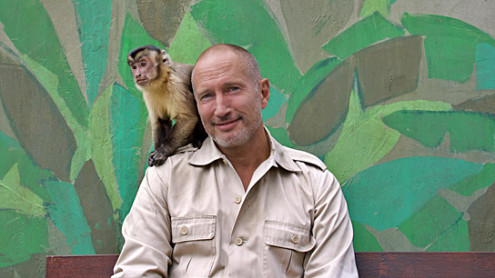 Benno Fürmann in "Akiko, der fliegende Affe" (2024)
