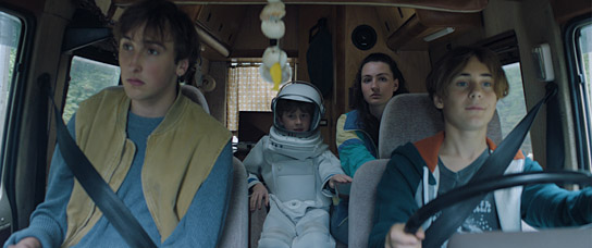 Jona Volkmann, Theo Kretschmer, Lilli Lacher, Anton Noltensmeier (v.l.n.r.) in "Grüße vom Mars" (2024)