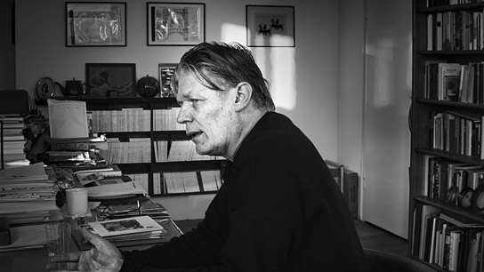 "QRT: Zeichen, Zombie, Teqno - Ein Nekrolog" (2024)