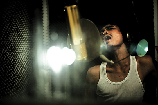 Tomi Simatupang in "BerlinSong" (2007)