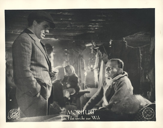 Walter Richter (links) in "Morituri" (1948)