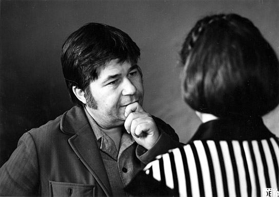 Regisseur Ralf Kirsten bei den Dreharbeiten zu "Unterm Birnbaum" (1973) Ralf Kirsten; Quelle: DEFA-Stiftung, © DEFA-Stiftung, Dieter Lück, Günther Sahr