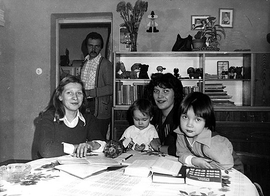 Biografische Skizze 7: Marieluise S., 1978 ("Lebensläufe. Die Geschichte der Kinder von Golzow in einzelnen Portraits", 1981); Quelle: BArch