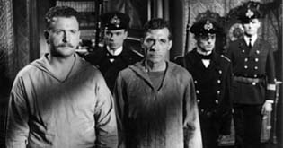 Günther Simon, Raimund Schelcher (vorne v.l.n.r.) in "Das Lied der Matrosen" (1985); Quelle: FMP, © DEFA-Stiftung, Heinz Wenzel