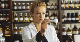 Katja Riemann in "Die Apothekerin" (1997)