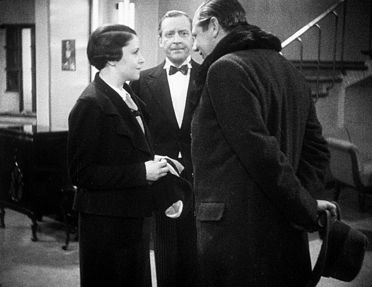 Jenny Jugo, Fritz Odemar (Mitte) in "... heute Abend bei mir!" (1934); Quelle: DFF/Kineos Sammlung