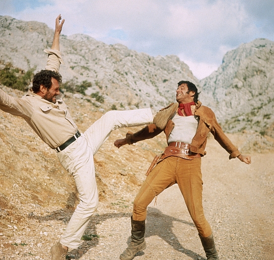 Harald Leipnitz (links) in "Die Banditen vom Rio Grande" (1965)